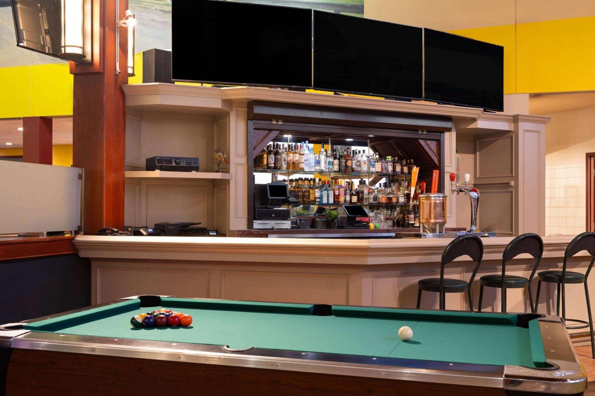 Super 8 By Wyndham Sherwood Park/Edmonton Area Esterno foto