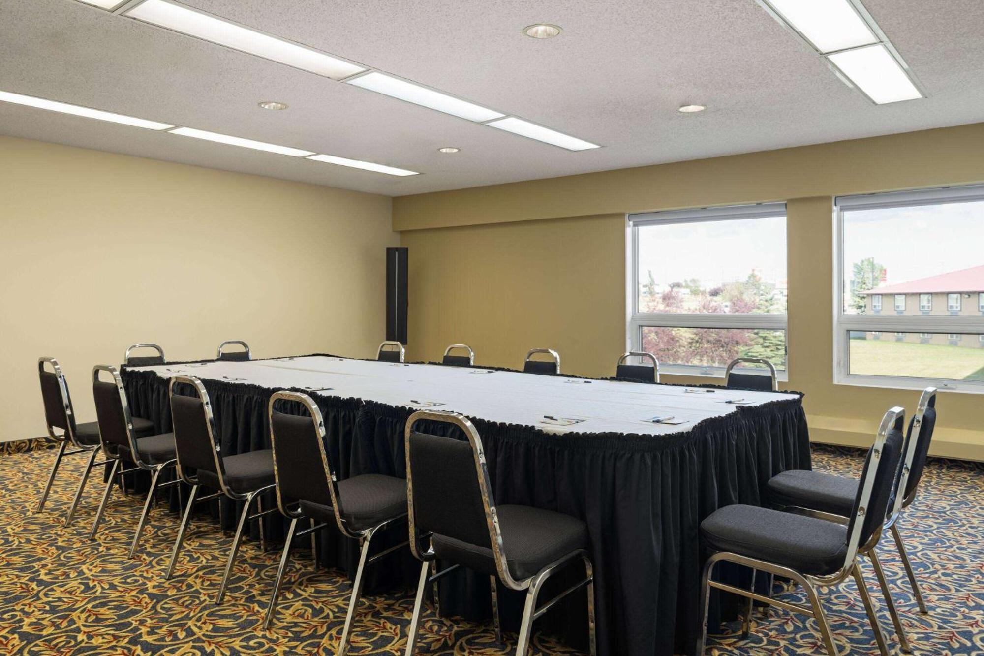 Super 8 By Wyndham Sherwood Park/Edmonton Area Esterno foto