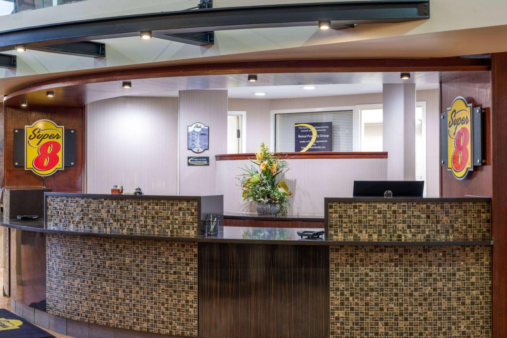 Super 8 By Wyndham Sherwood Park/Edmonton Area Esterno foto