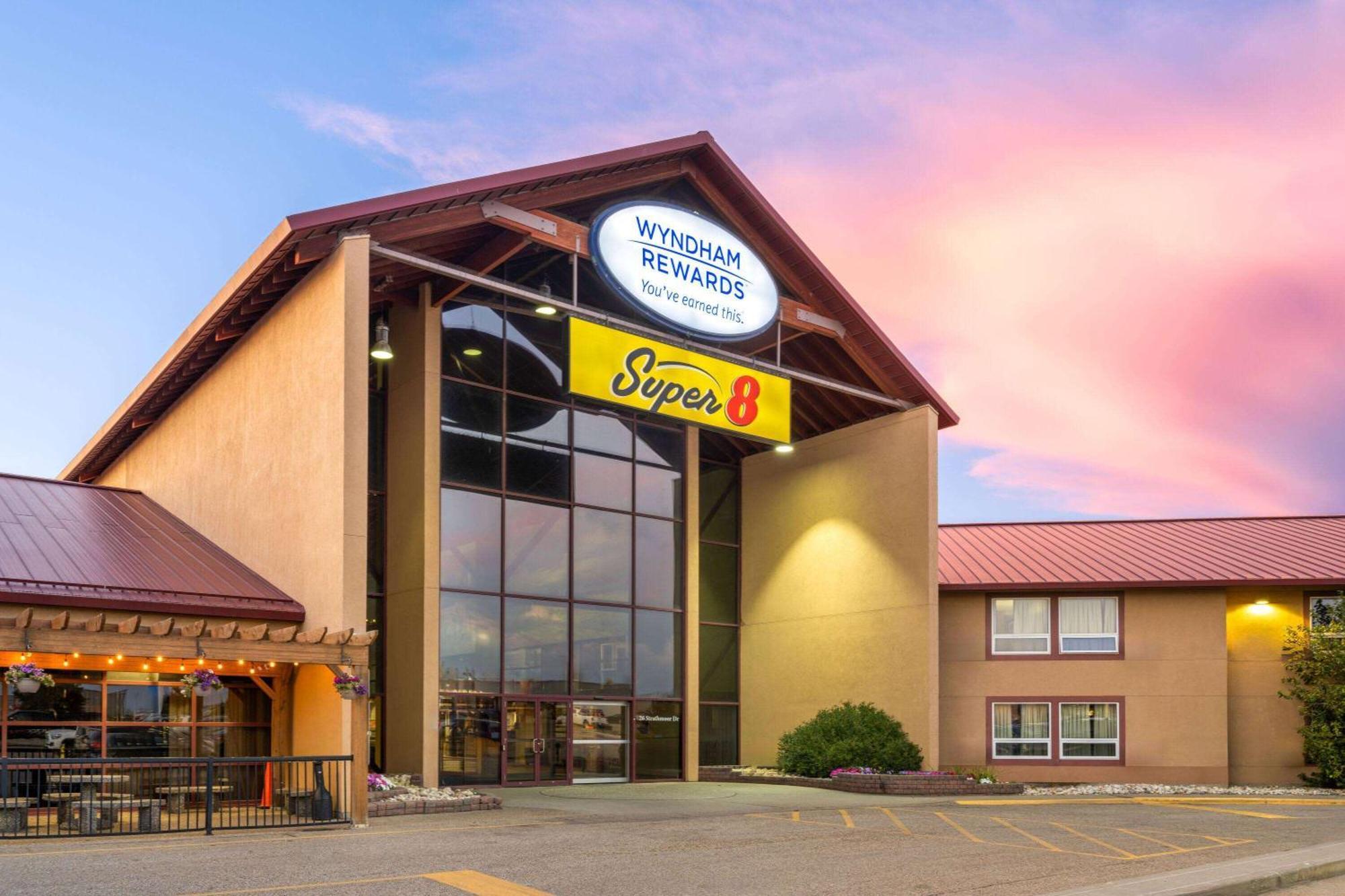 Super 8 By Wyndham Sherwood Park/Edmonton Area Esterno foto