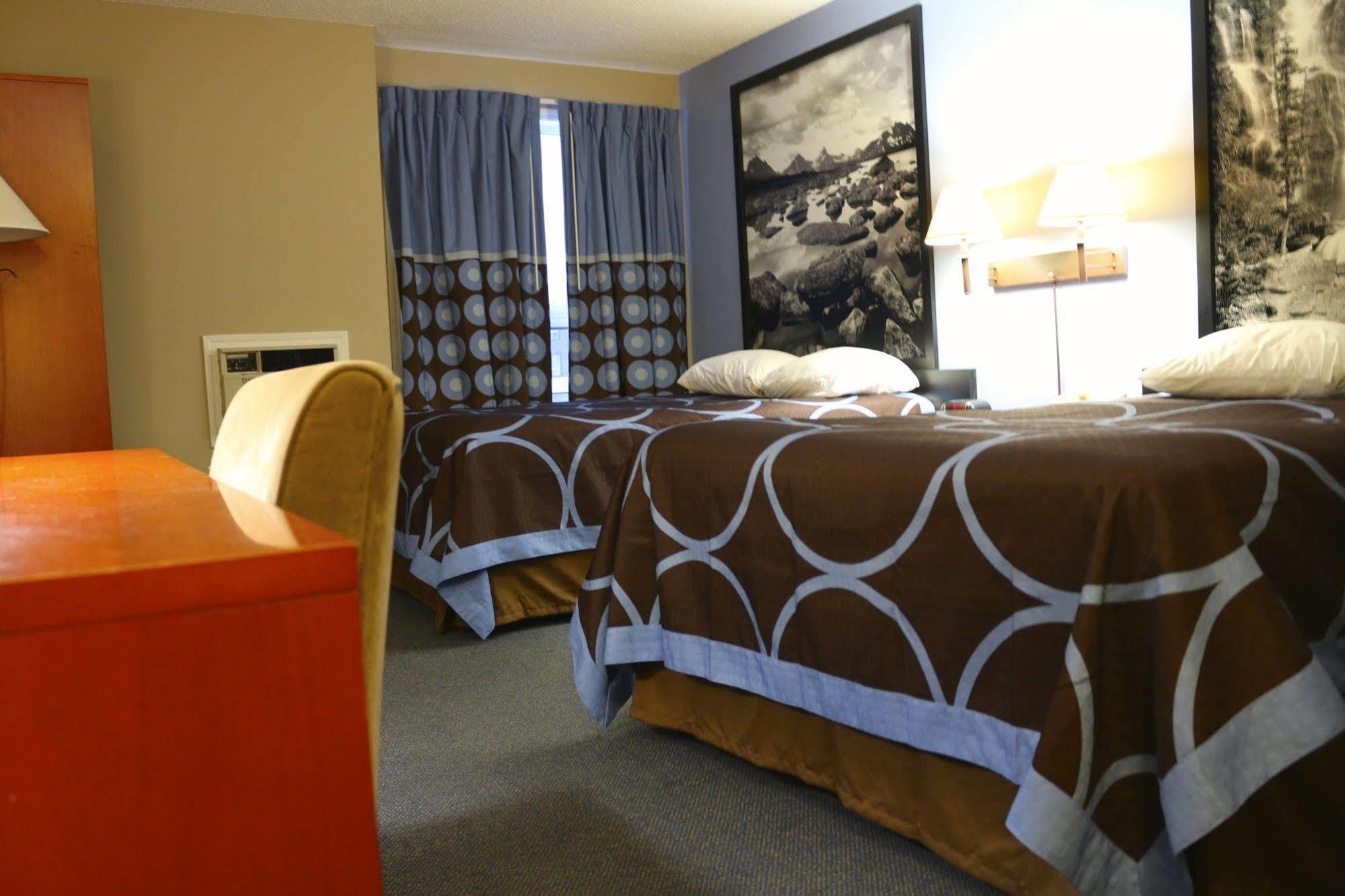 Super 8 By Wyndham Sherwood Park/Edmonton Area Esterno foto